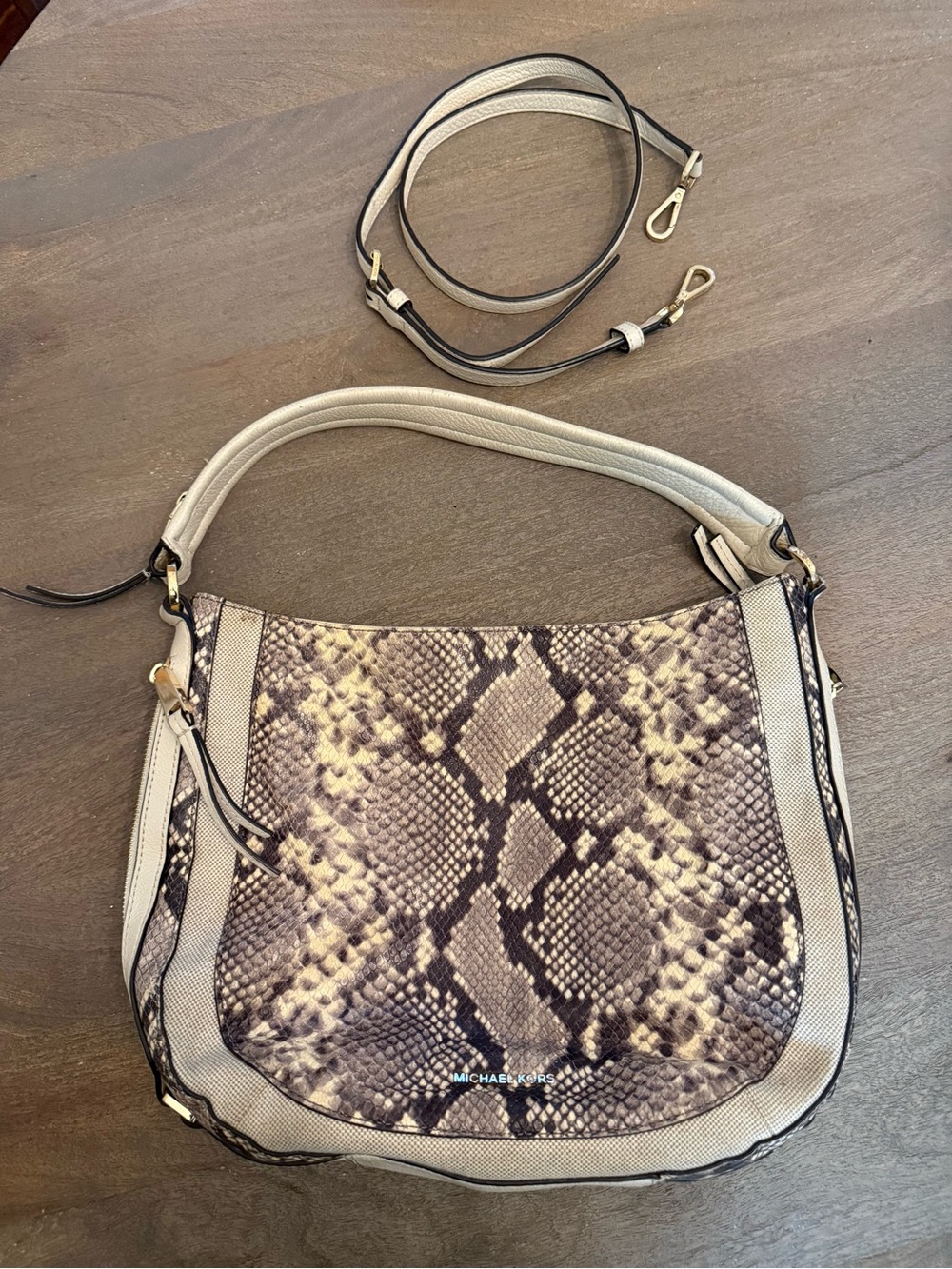 Michael Kors Julia Med Shoulder Bag